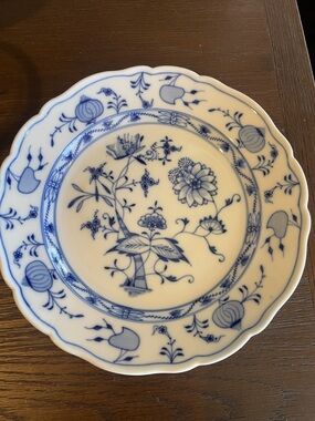 Antique Porcelain Meissen Blue Onion Scalloped Plate-9 3/4”